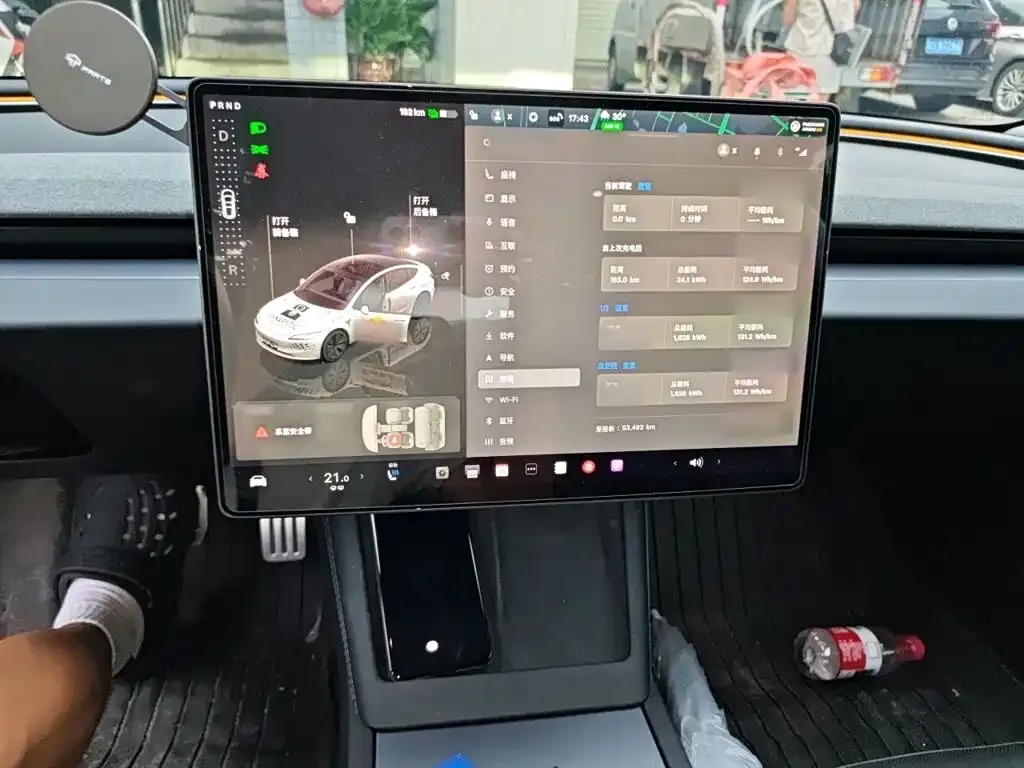 Tesla Model 3 — фото 4