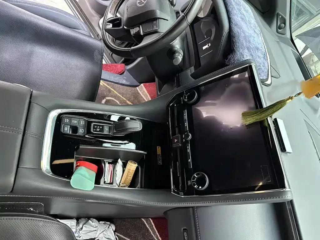 Toyota Alphard — фото 8