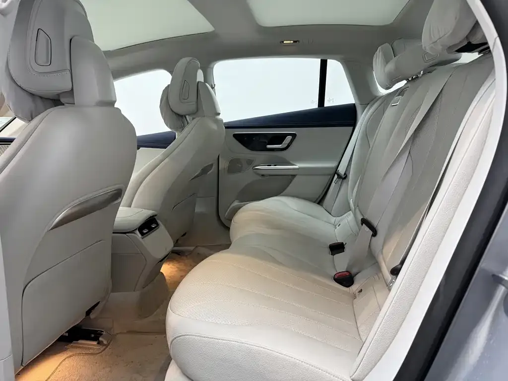 Mercedes-Benz EQE — фото 3