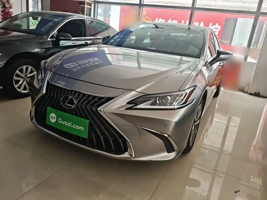 Lexus ES — фото 1