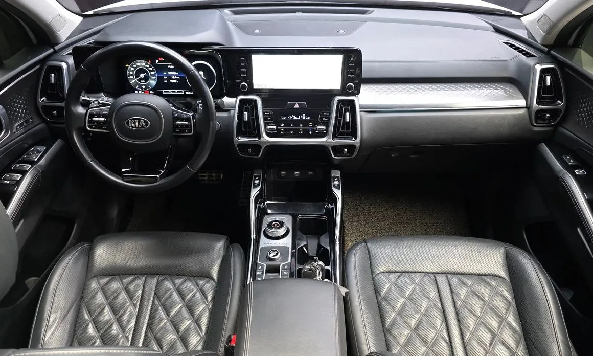 Kia Sorento — фото 7