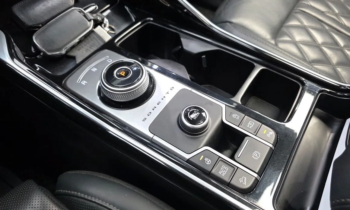 Kia Sorento — фото 10