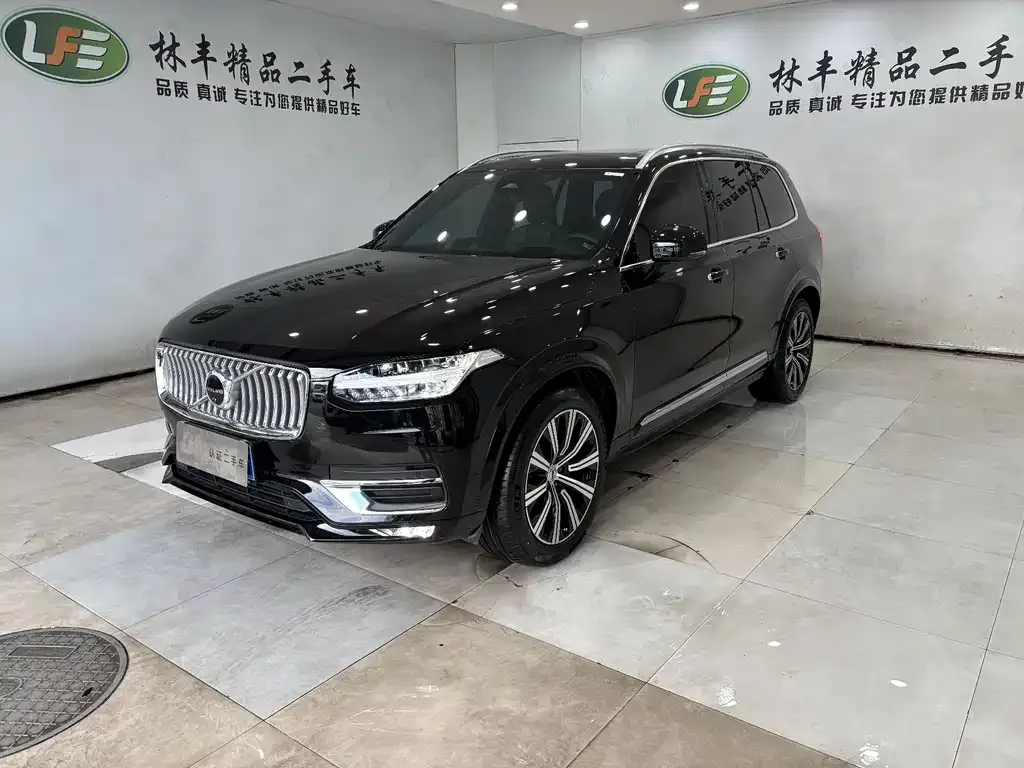 Volvo XC90 — фото 1