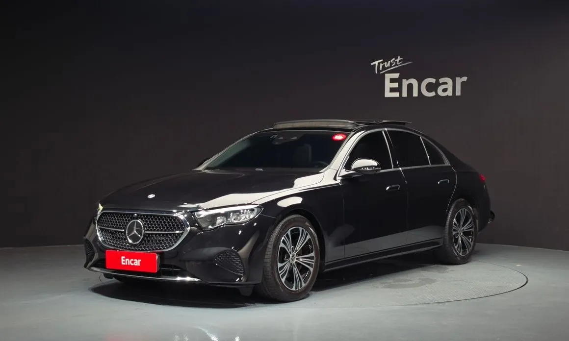 Mercedes-Benz E-Class — фото 1