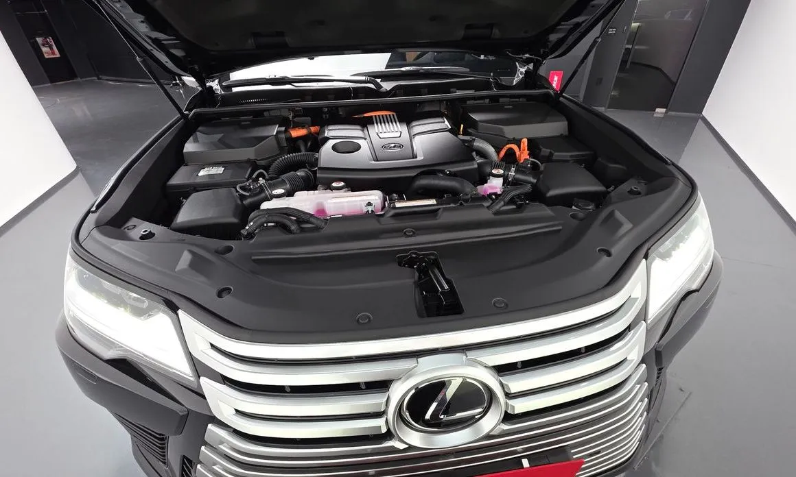 Lexus LX — фото 9