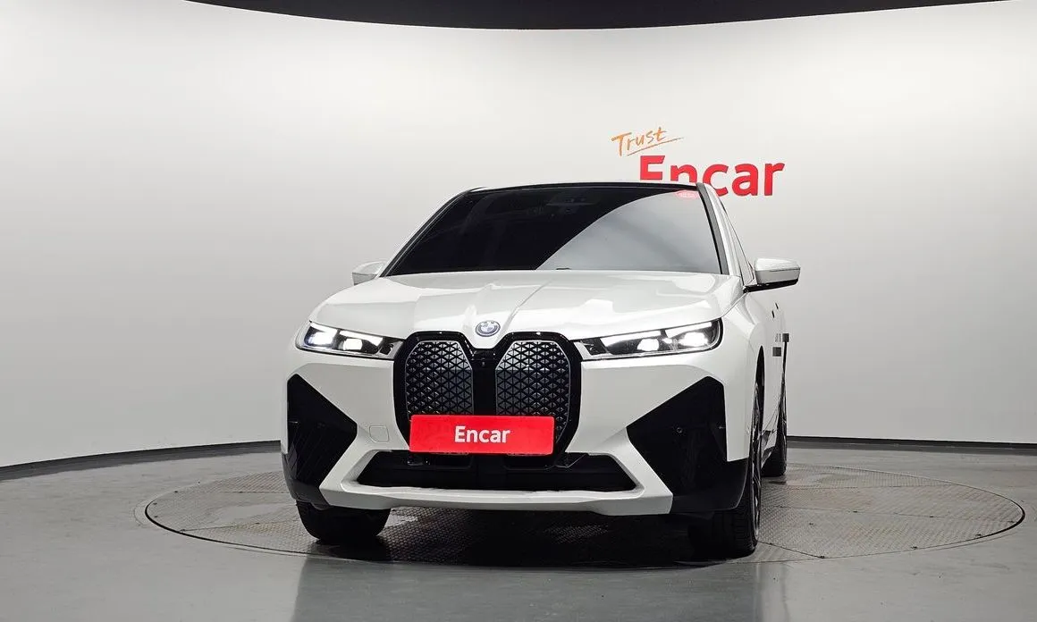 BMW iX — фото 6
