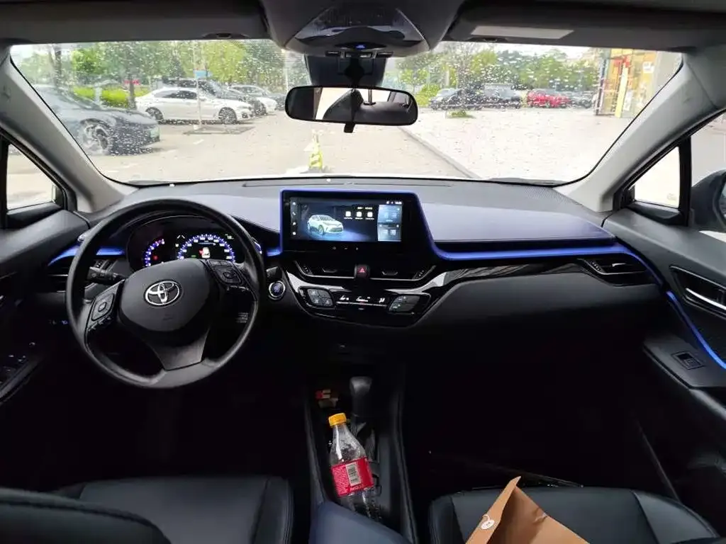 Toyota C-HR — фото 2