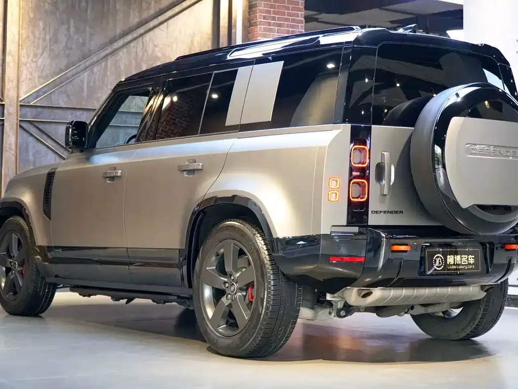 Land Rover Defender — фото 9