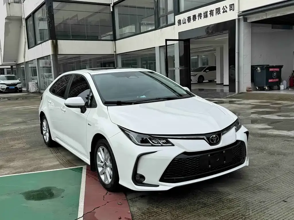 Toyota Corolla — фото 2