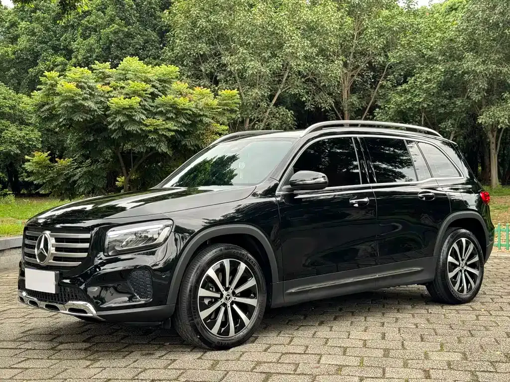 Mercedes-Benz GLB — фото 1