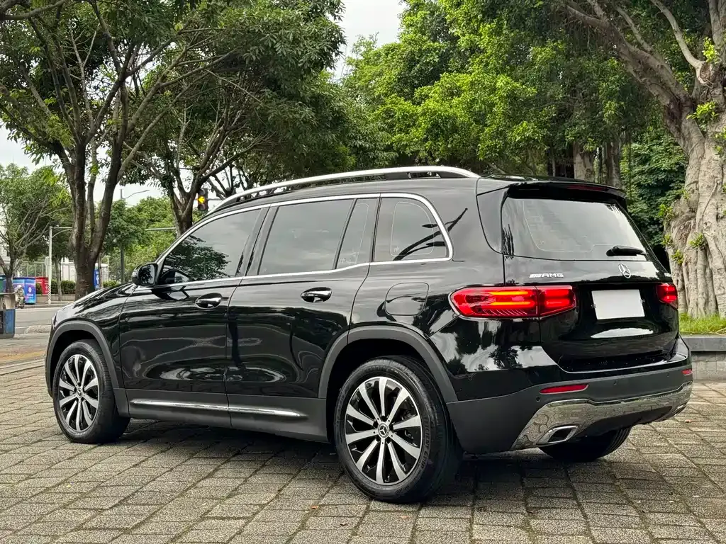 Mercedes-Benz GLB — фото 9