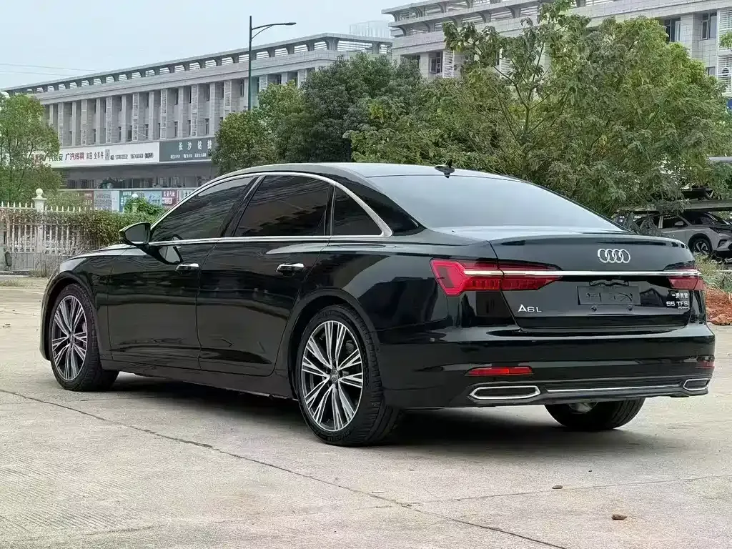 Audi A6L — фото 8