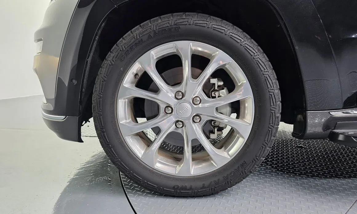 Jeep Cherokee — фото 10