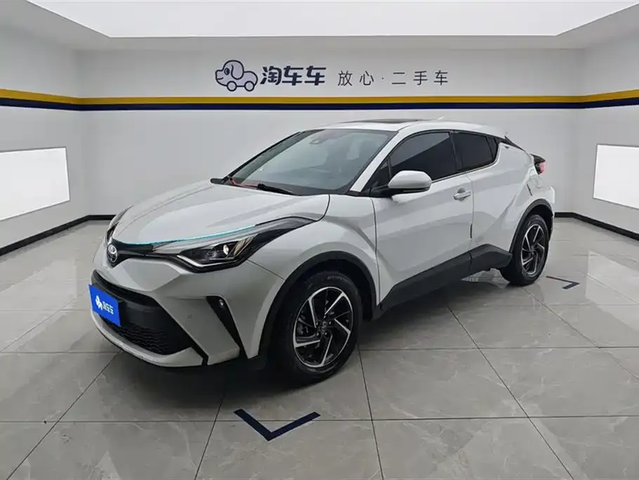 Toyota C-HR — фото 1