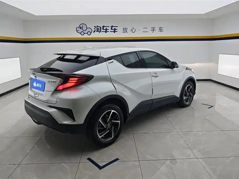Toyota C-HR — фото 3