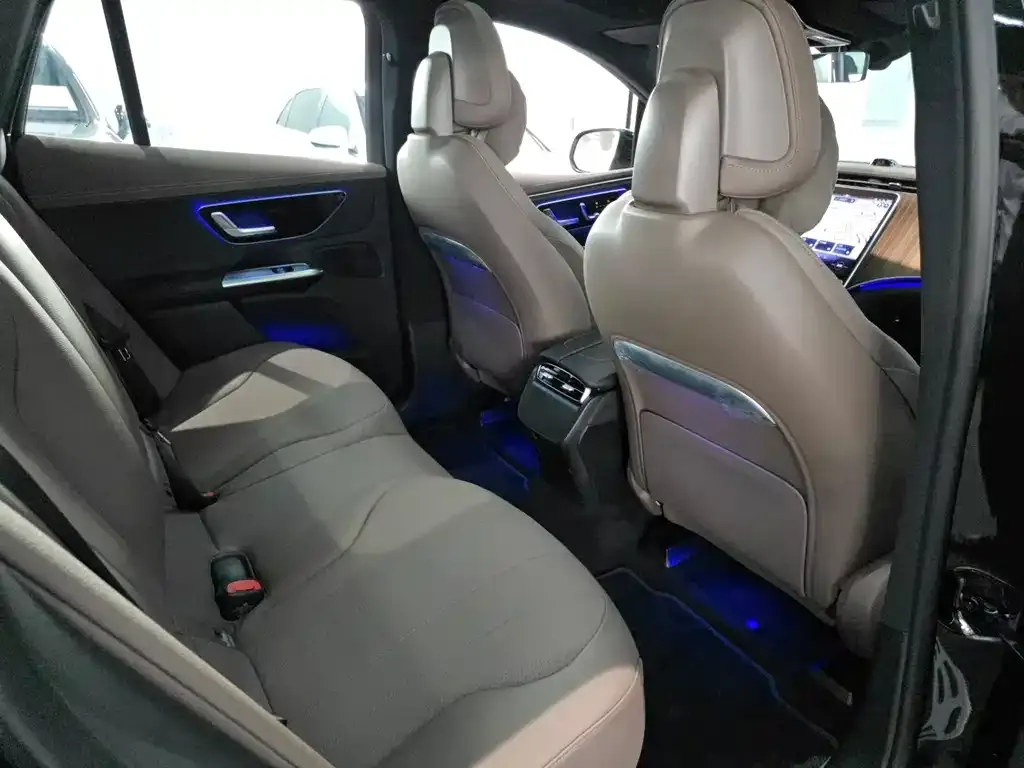 Mercedes-Benz EQE SUV — фото 4