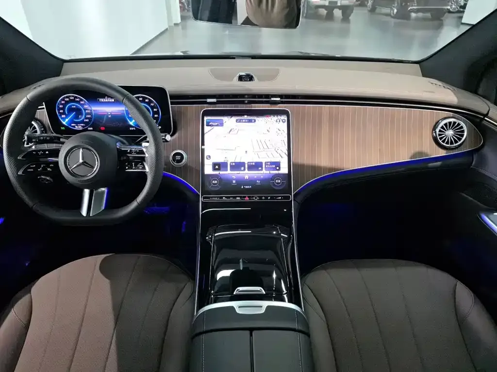 Mercedes-Benz EQE SUV — фото 2