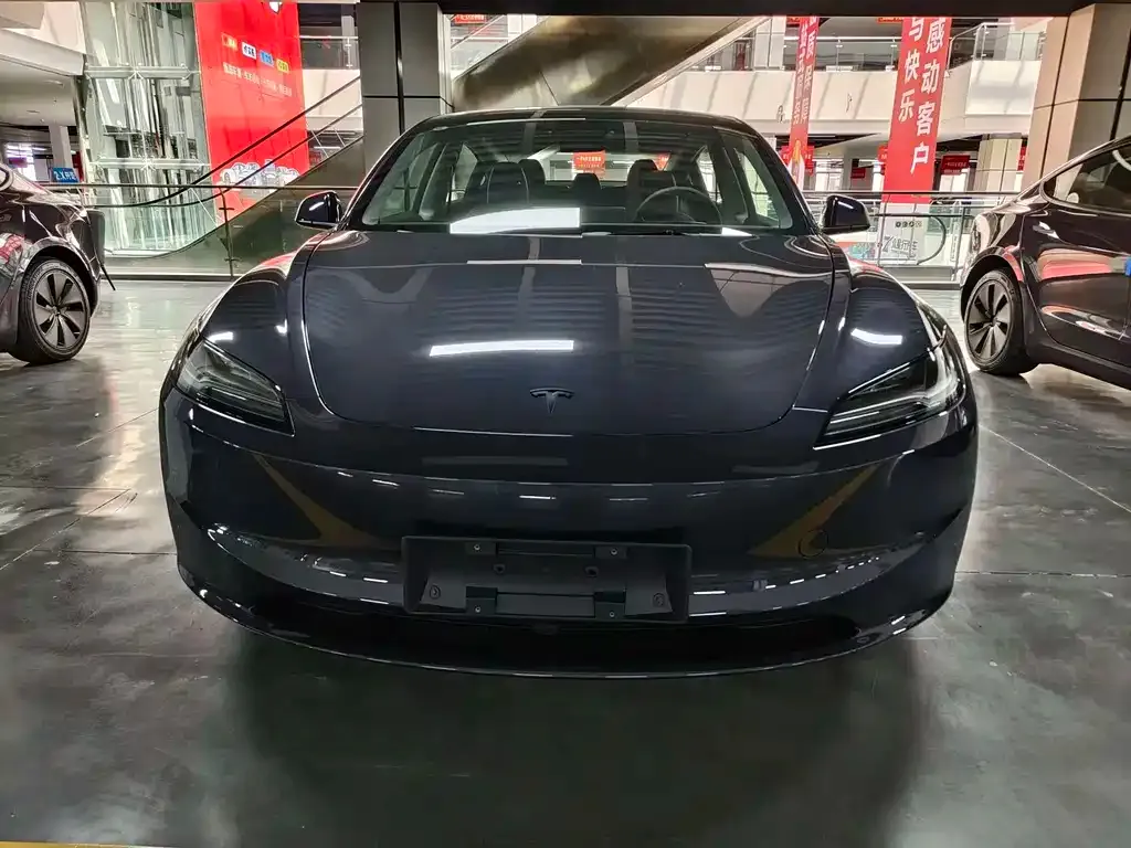 Tesla Model 3 — фото 4