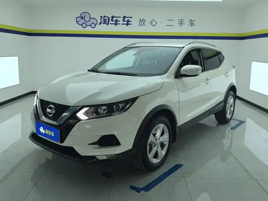 Nissan Qashqai — фото 1