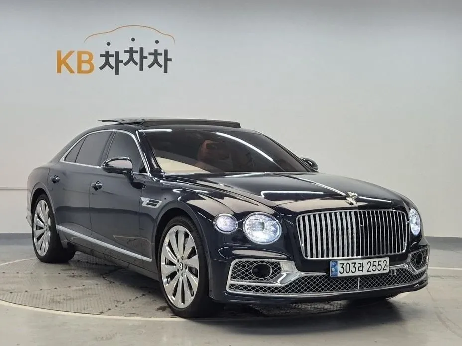 Bentley Flying Spur — фото 4