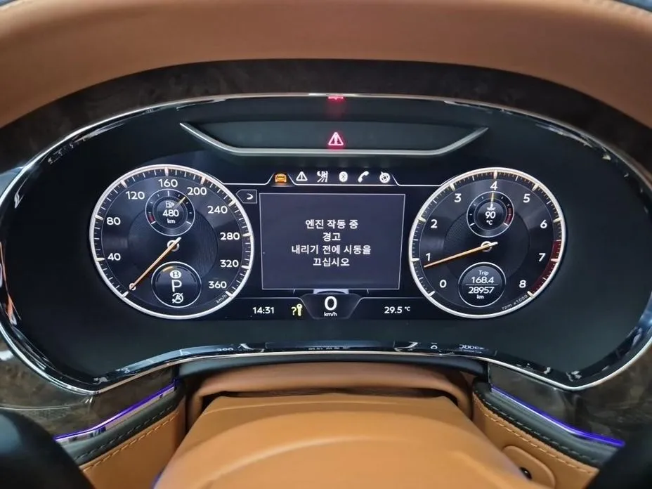 Bentley Flying Spur — фото 5