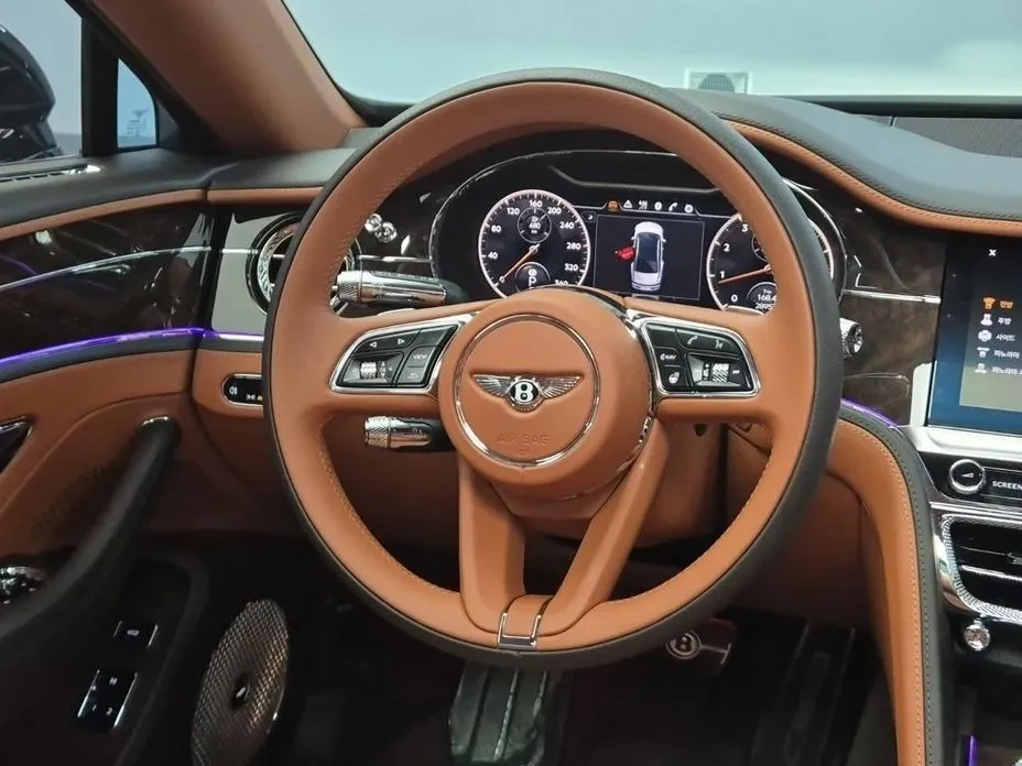 Bentley Flying Spur — фото 3