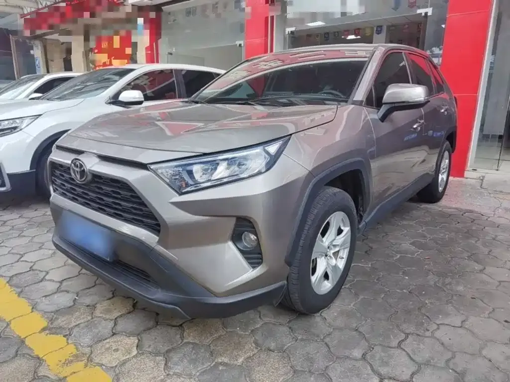 Toyota RAV4 — фото 10