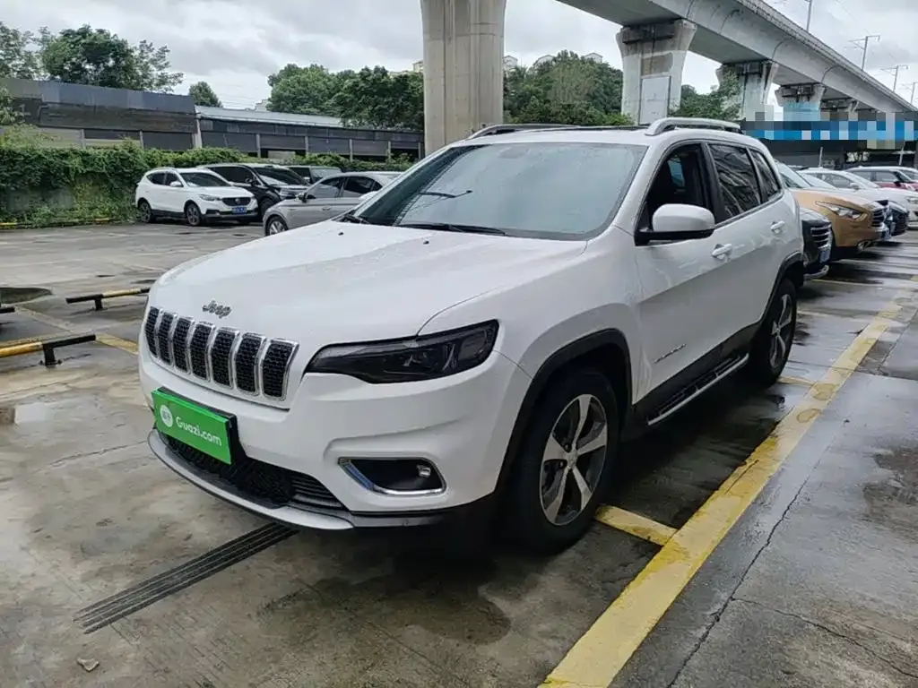 Jeep Cherokee — фото 1