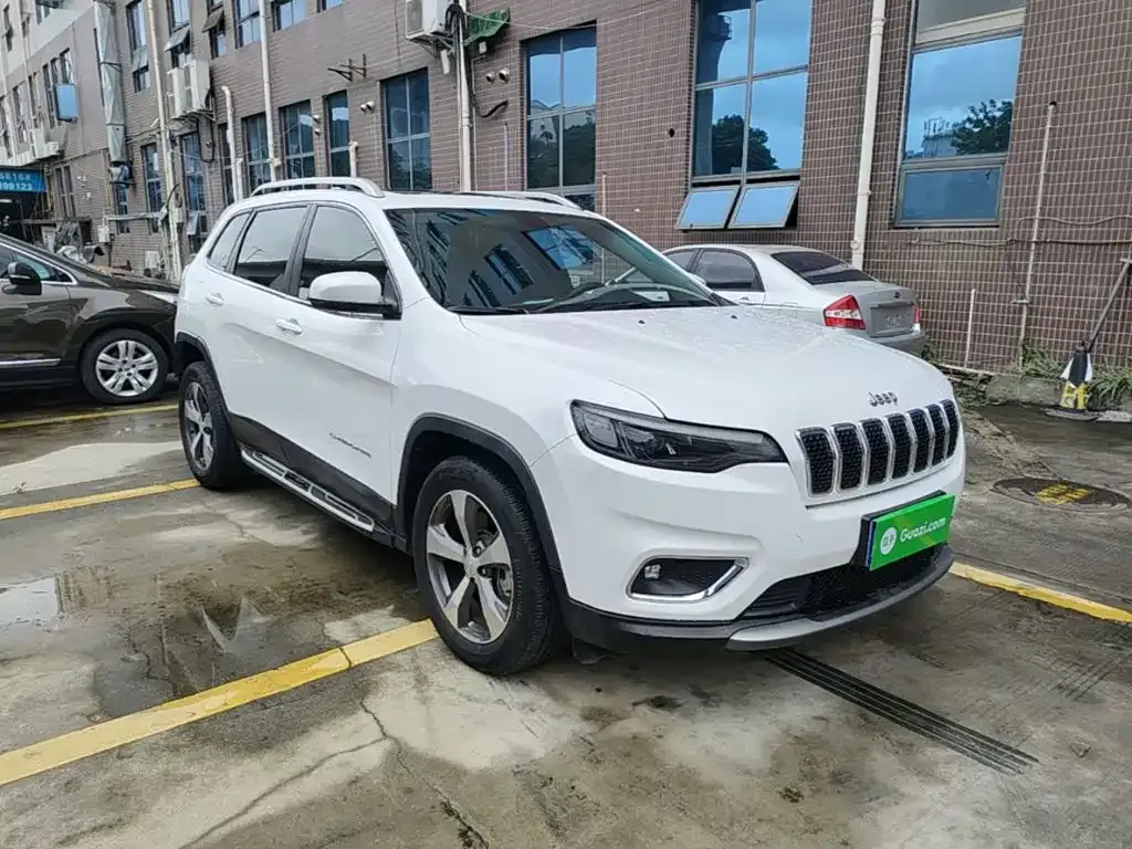 Jeep Cherokee — фото 9