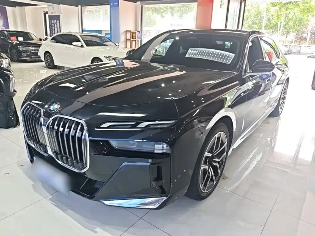 BMW 7 Series — фото 1