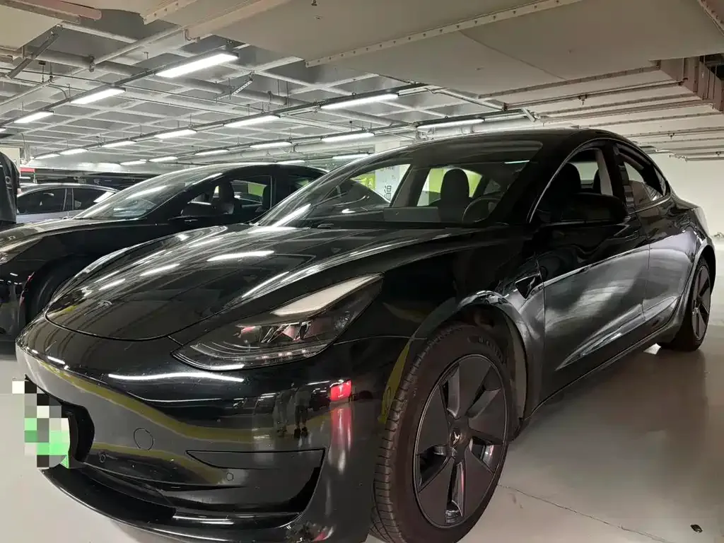 Tesla Model 3 — фото 1
