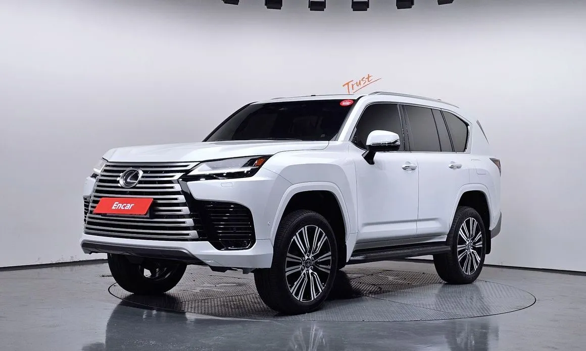 Lexus LX — фото 1
