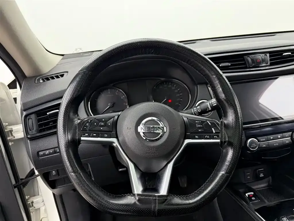 Nissan X-Trail — фото 4