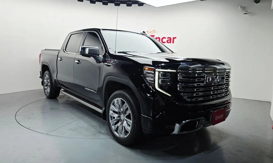 GMC Sierra — фото 1