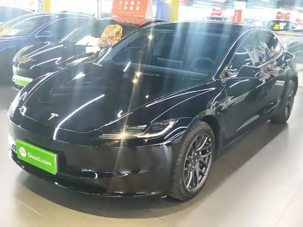 Tesla Model 3 — фото 10