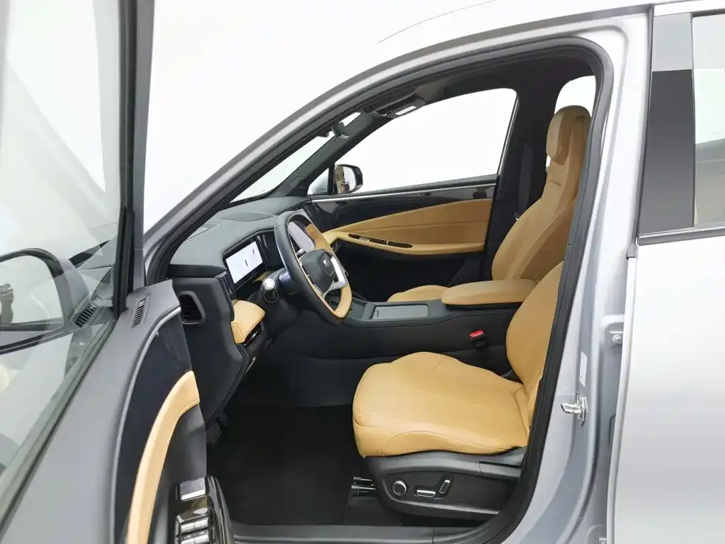 Geely Galaxy L7 — фото 10