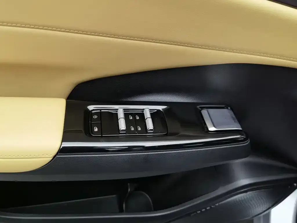 Geely Galaxy L7 — фото 8