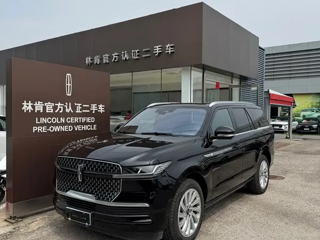 Lincoln Navigator — фото 1