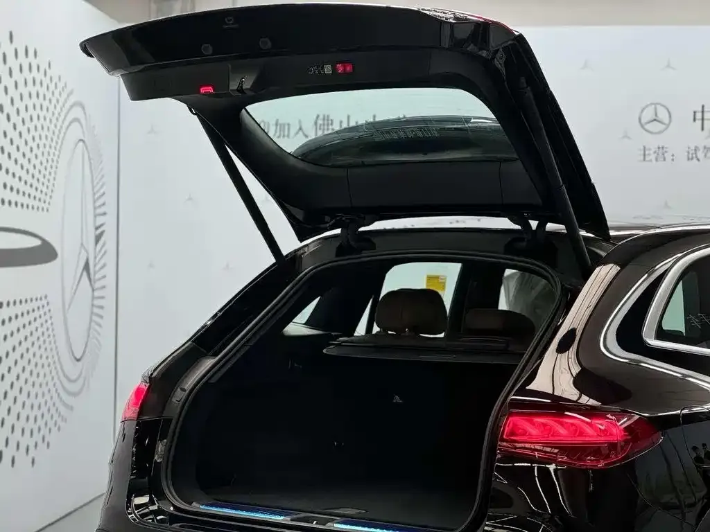 Mercedes-Benz EQE SUV — фото 3