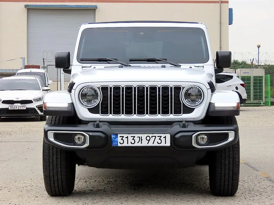 Jeep Wrangler — фото 1