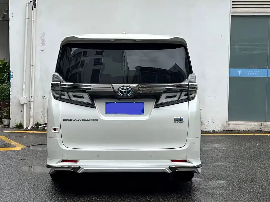 Toyota Vellfire — фото 4