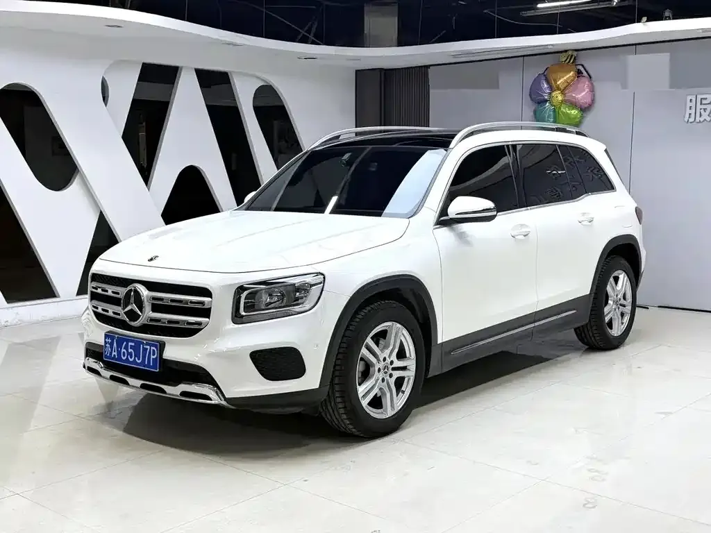 Mercedes-Benz GLB — фото 1
