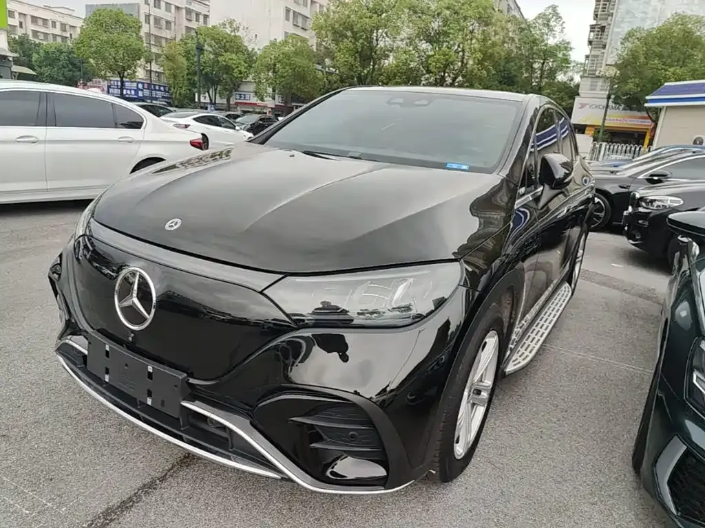 Mercedes-Benz EQE SUV — фото 1