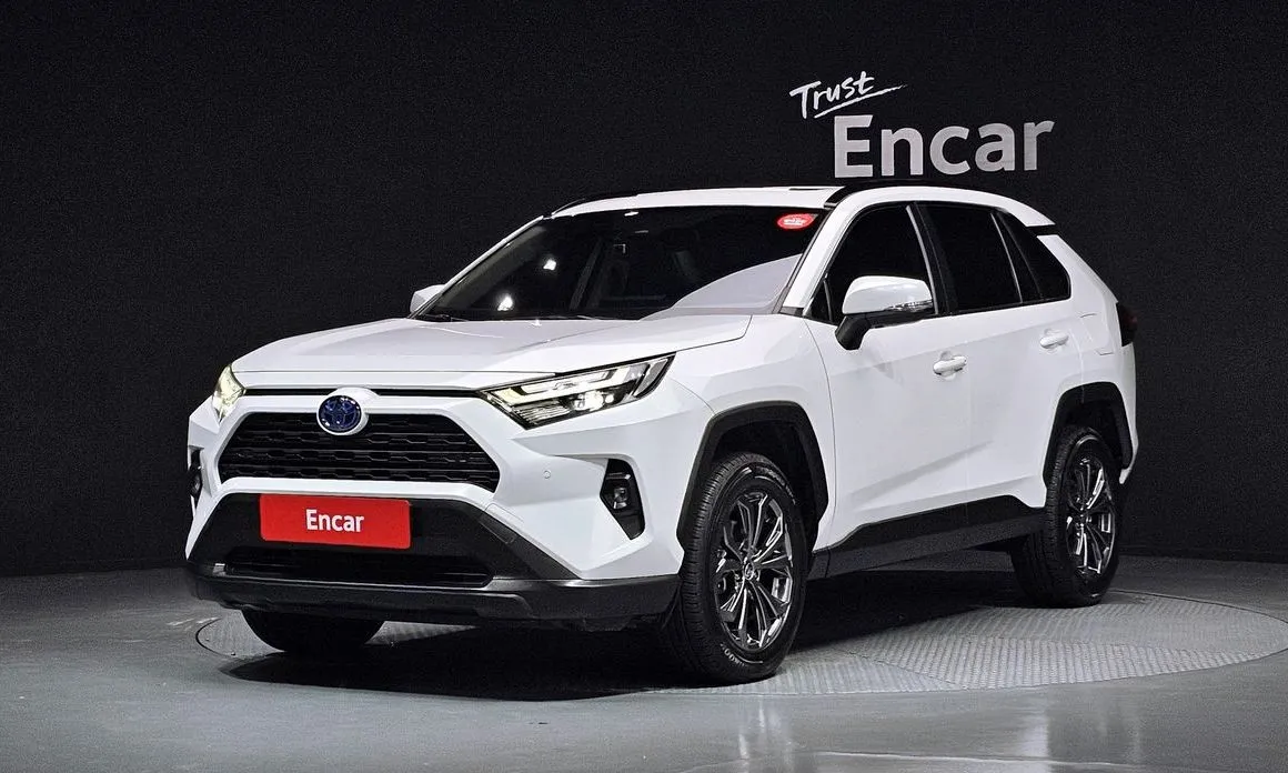 Toyota RAV4 — фото 1