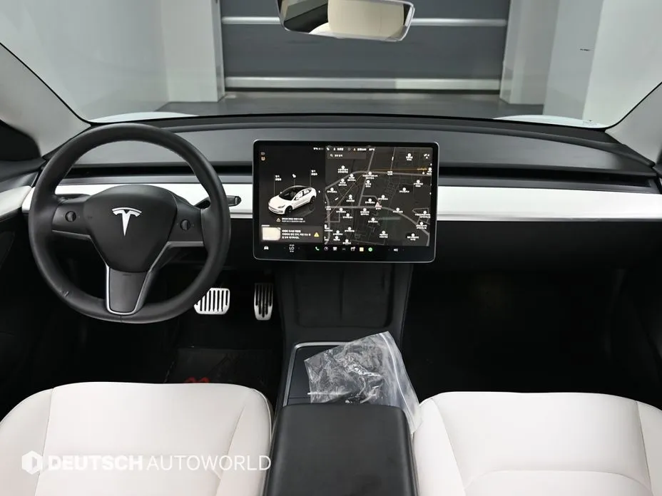 Tesla Model 3 — фото 8