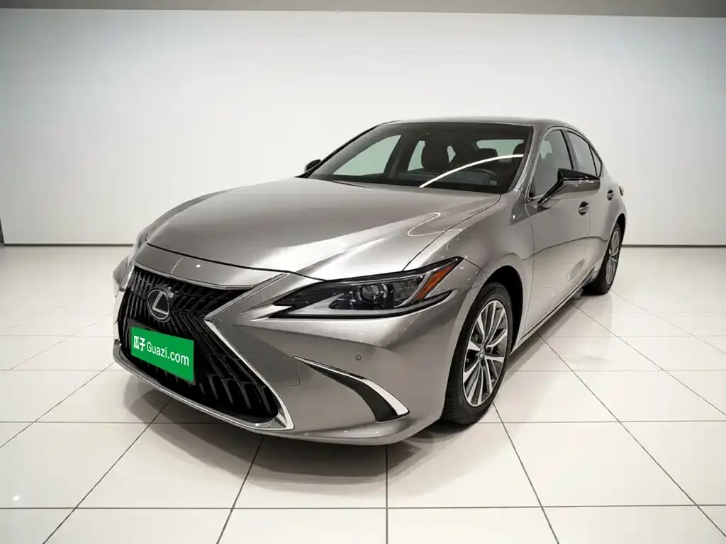 Lexus ES — фото 1