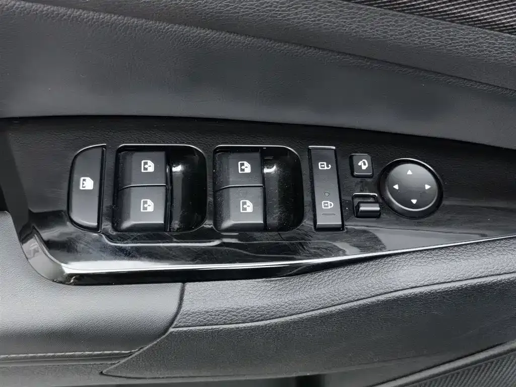 Kia Sportage — фото 6