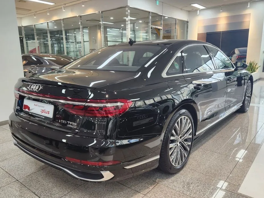 Audi A8 — фото 4