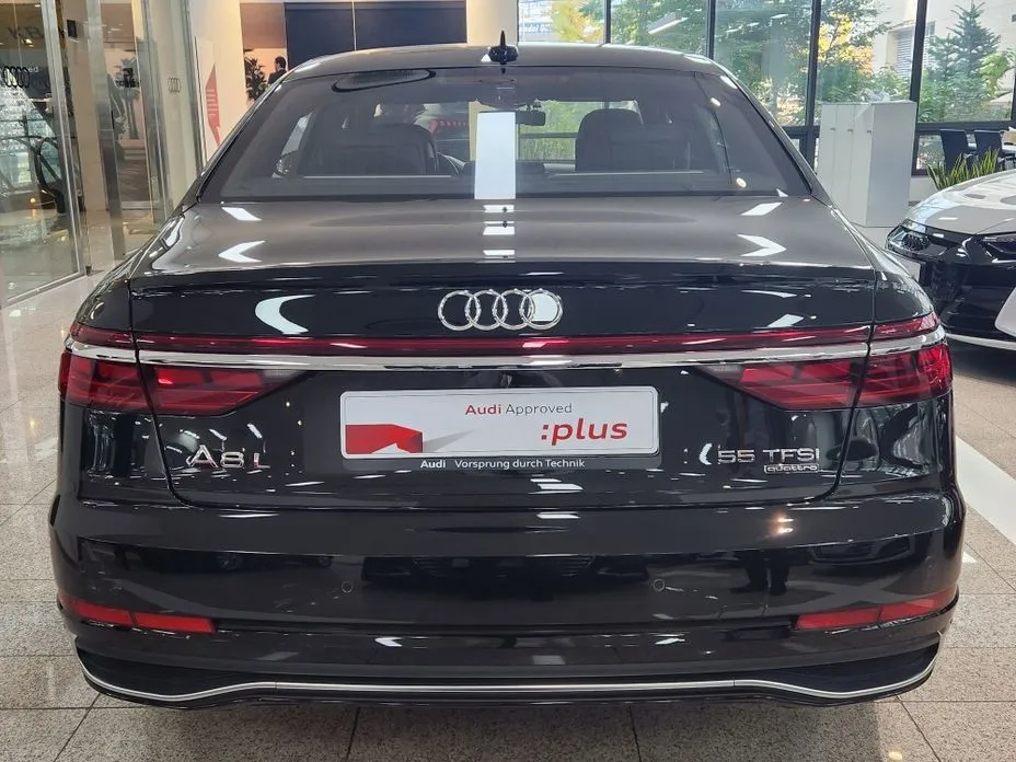 Audi A8 — фото 5