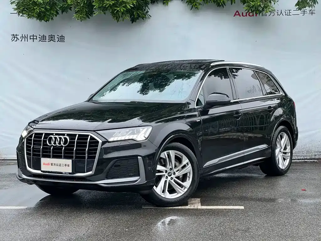 Audi Q7 — фото 1